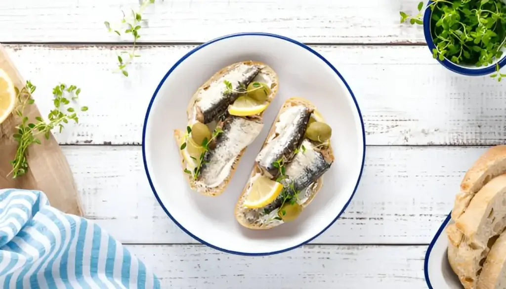 Easy-sardine-sandwich-and-salad-recipes